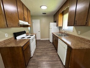 737 Pointe Ct in Tallahassee, FL - Building Photo - Building Photo