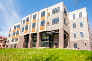 Marshall at Finn in St. Paul, MN - Building Photo