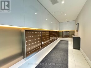 39 Roehampton Ave in Toronto, ON - Building Photo - Building Photo