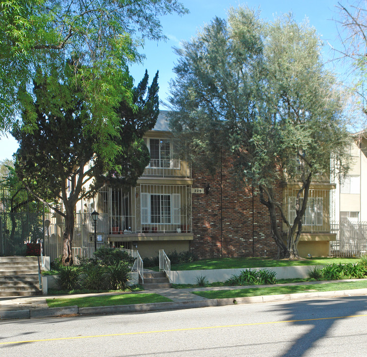 229 Wilson Ave in Pasadena, CA - Building Photo