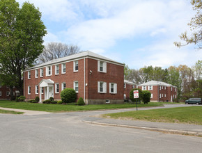 Bay Meadow Apartments in Springfield, MA - Building Photo - Building Photo