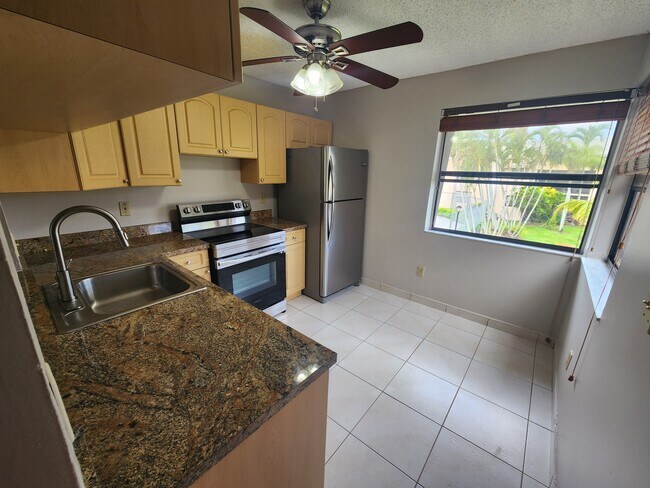 1140 Independence Trail in Homestead, FL - Building Photo - Building Photo