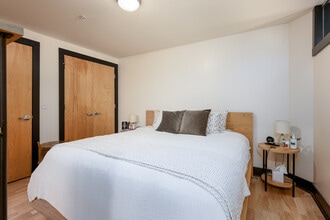 50 West Fourth Residences in Winston-Salem, NC - Building Photo - Interior Photo