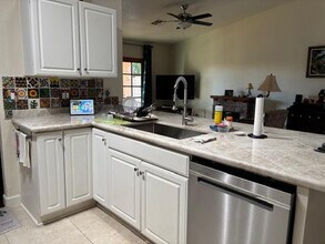 3361 E Sequoia Dr in Phoenix, AZ - Building Photo - Building Photo