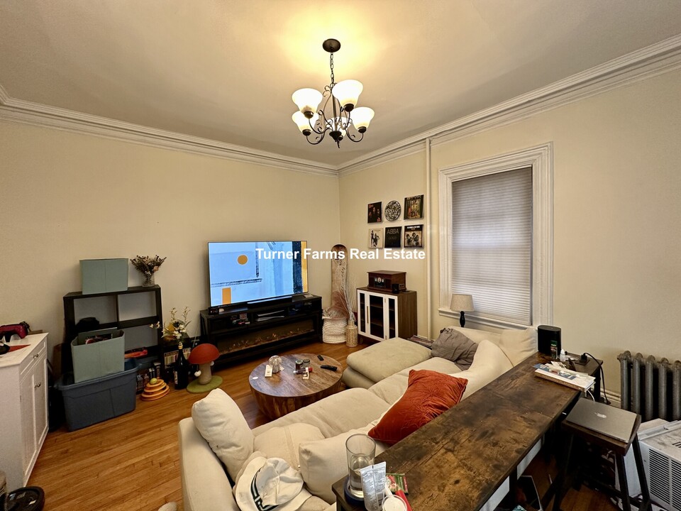 191 Harvard St, Unit 1 in Cambridge, MA - Building Photo