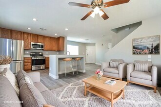 3010 Sunrise Bay Ave in North Las Vegas, NV - Foto de edificio - Building Photo