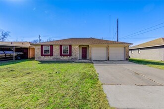 5327 Crestmont St in Baytown, TX - Building Photo - Building Photo