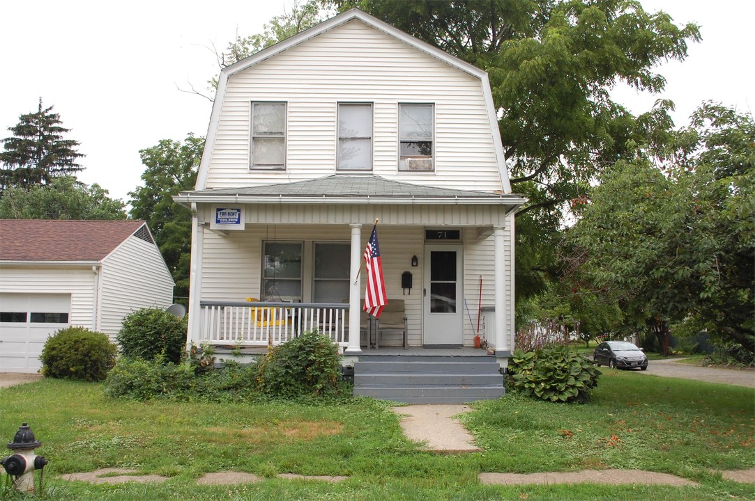 71 S May Ave in Athens, OH - Building Photo