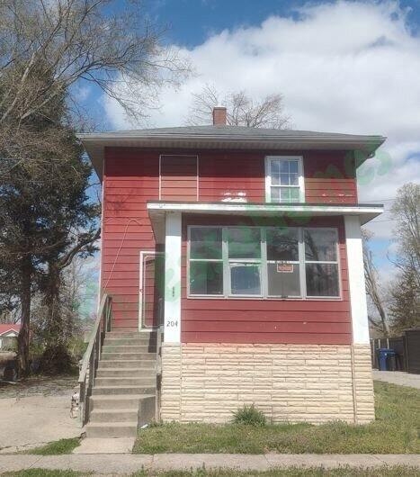 204 E Dayton St in Harrisburg, IL - Building Photo
