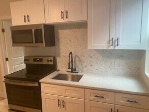 1720 27th Ave N in St. Petersburg, FL - Building Photo - Building Photo