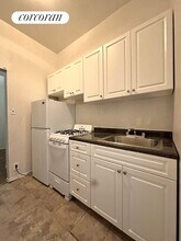 426 E 66th St in New York, NY - Building Photo - Building Photo