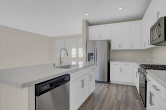 510 Fairview Hills St in Las Vegas, NV - Building Photo - Building Photo
