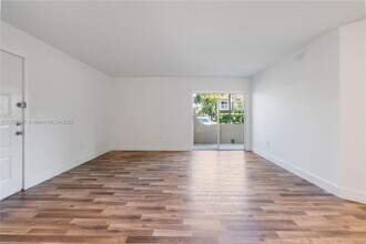4780 NW 102nd Ave in Doral, FL - Building Photo - Building Photo