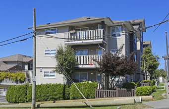 Vanness Park in Vancouver, BC - Building Photo - Building Photo