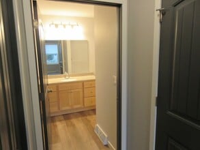 4620-4622 Woodgate Dr in Janesville, WI - Building Photo - Building Photo