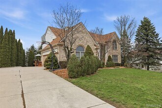 3932 Fieldview Rd in Lake Orion, MI - Building Photo - Building Photo
