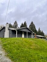 13647 197th Ave SE in Renton, WA - Building Photo