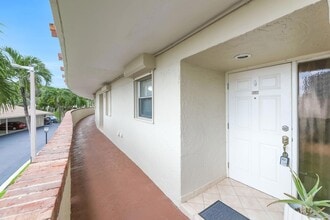 1537 E Hillsboro Blvd, Unit 238 in Deerfield Beach, FL - Building Photo - Building Photo