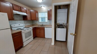 66 E Norwich Ave in Columbus, OH - Building Photo - Building Photo