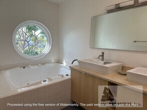 19135 Beachcrest Ln in Huntington Beach, CA - Building Photo - Building Photo