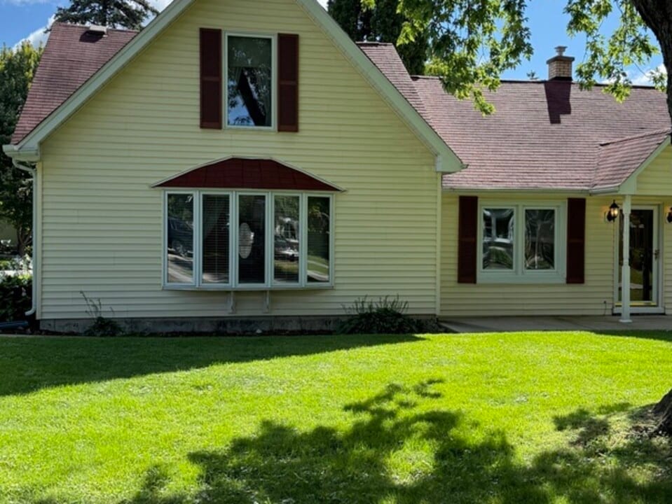 125 Maple Ct in Geneva, IL - Building Photo