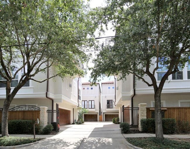 707 Welch St in Houston, TX - Building Photo - Building Photo