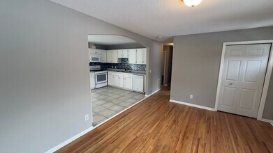 112010 Faber Ln in Chaska, MN - Foto de edificio - Building Photo