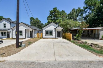 16974 W Lynbrook in Montgomery, TX - Building Photo - Building Photo