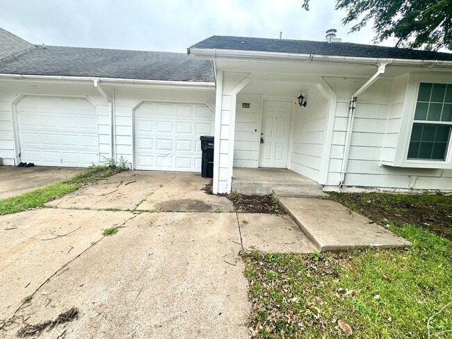 property at 1403 W Madison St