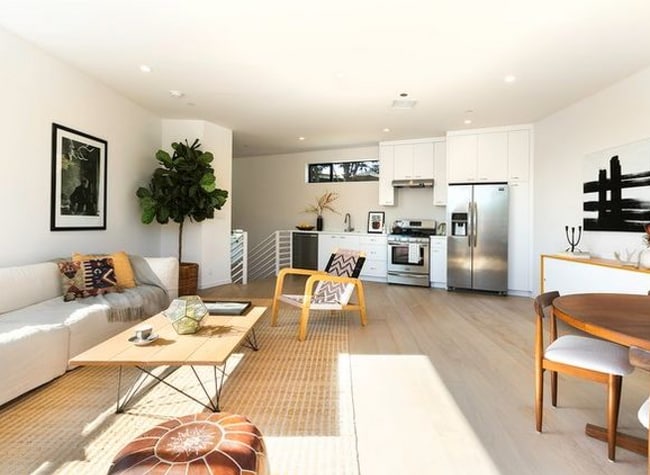 2221 Jerome Way in Los Angeles, CA - Building Photo - Building Photo