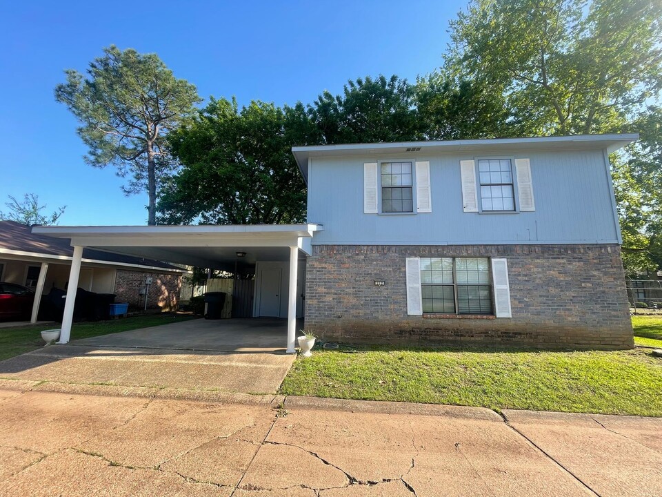 212 St Louis Ave in Bossier City, LA - Foto de edificio