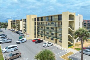 Vantage Pointe in Daytona Beach, FL - Building Photo