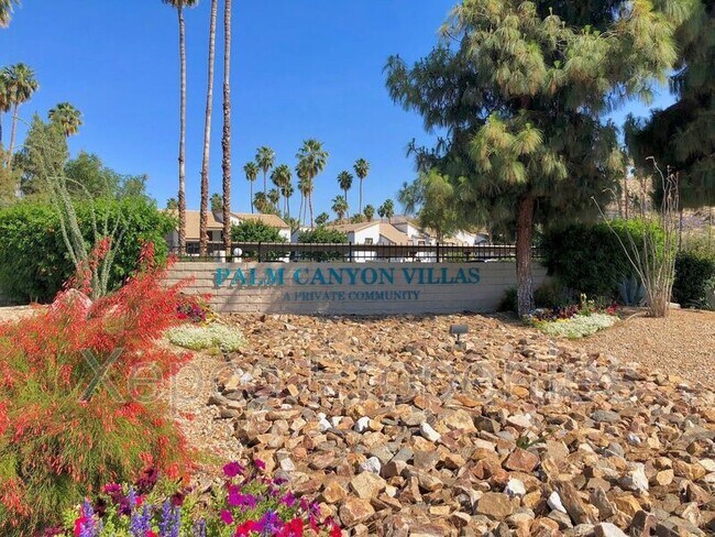 5285 E Waverly Dr in Palm Springs, CA - Building Photo - Building Photo