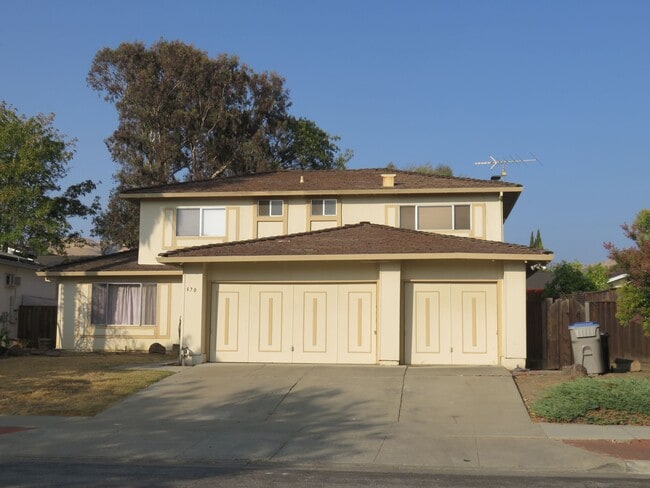 property at 670 High Glen Dr