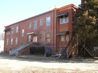 607 S Grand Ave in Lyons, KS - Foto de edificio - Building Photo