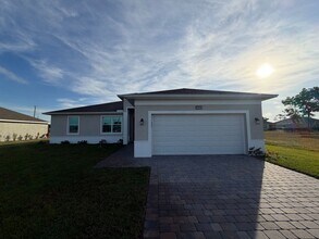 18418 Wintergarden Ave in Port Charlotte, FL - Building Photo - Building Photo