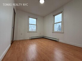 83 Maple Pl in Yonkers, NY - Building Photo