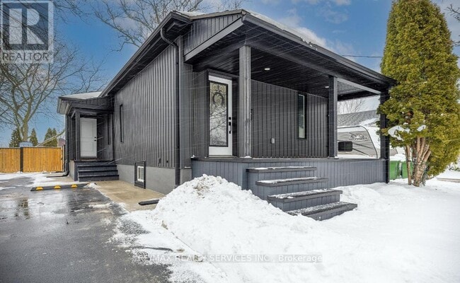 3 Mary St E in St Thomas, ON - Building Photo - Building Photo