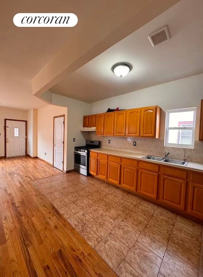 258 Beach 13th Street in Queens, NY - Building Photo - Building Photo