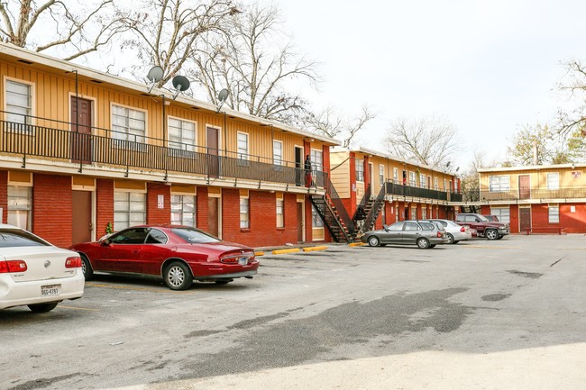 The Legacy Apartments in Houston, TX - Building Photo - Building Photo