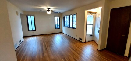 9477 Ranchview Ln N in Maple Grove, MN - Building Photo - Building Photo