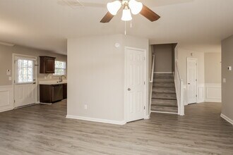 414 Hidden Creek Ct in Canton, GA - Foto de edificio - Building Photo