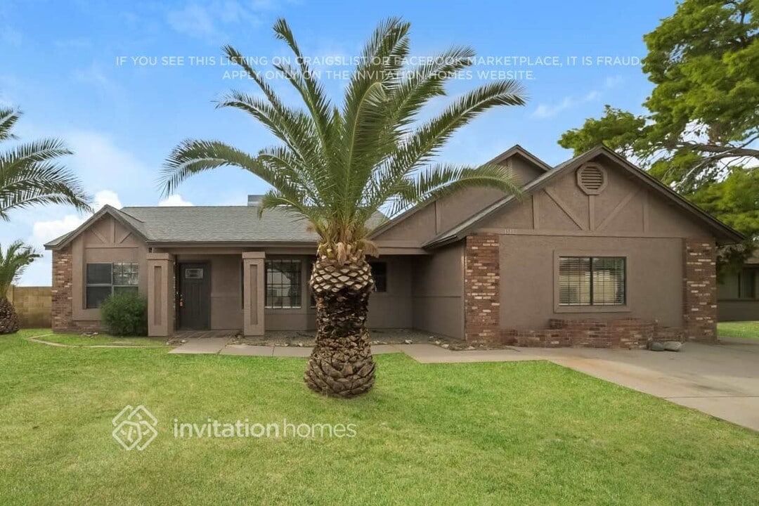 18802 N 4th St in Phoenix, AZ - Building Photo