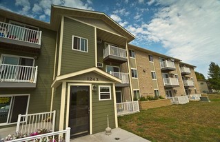 Seven Pines Apartments