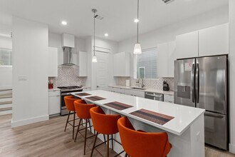 517 Schweikhardt St in Houston, TX - Building Photo - Building Photo