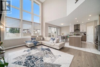 126 Groningen St in Ottawa, ON - Building Photo - Building Photo