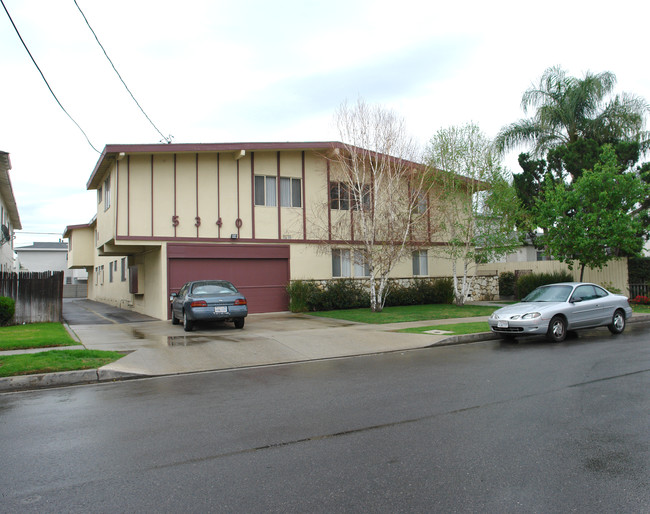 5340 Bellingham Ave in Valley Village, CA - Building Photo - Building Photo