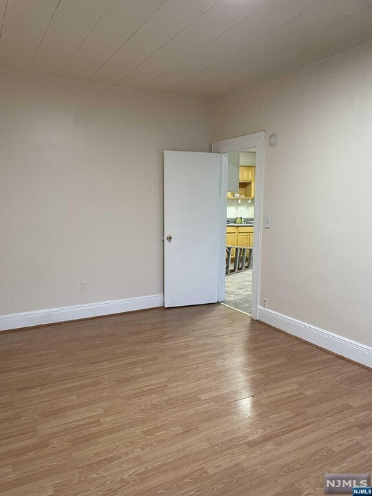 122-124 Buffalo Ave-Unit -2 in Paterson, NJ - Building Photo