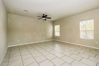 9201 Sawyer Fay Ln in Austin, TX - Building Photo - Building Photo