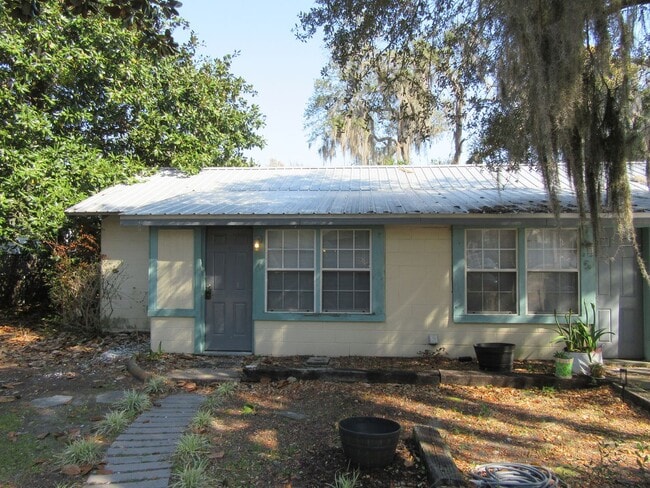 property at 1511 Molitor Ave